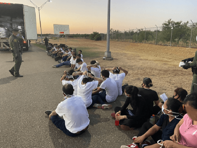 Border Patrol agents arrest 2 smugglers and 35 migrants in a failed smuggling attempt in S