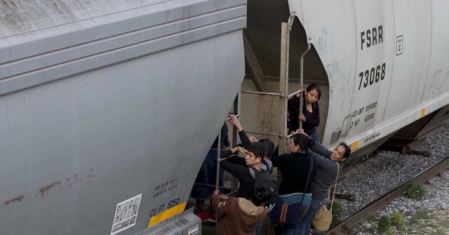 29 Migrants Found on Train Crossing Canadian Border into Washington