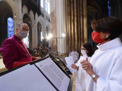 Choir with masks (Jean-Francois Monier / AFP / Getty)