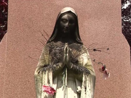 Virgin Mary statue in Dorchester