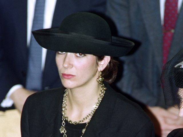 British press magnat Robert Maxwell's daughter Ghislaine (C) attends the funeral serice for burial on the Mount of Olives of his father on November 10, 1991. (Photo by Sven NACKSTRAND / AFP) (Photo credit should read SVEN NACKSTRAND/AFP via Getty Images)