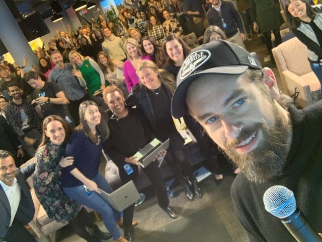 Jack-Dorsey-and-Twitter-employees-640x480.jpg