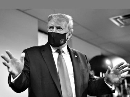 Trump Wearing a Mask in Twitter Photo