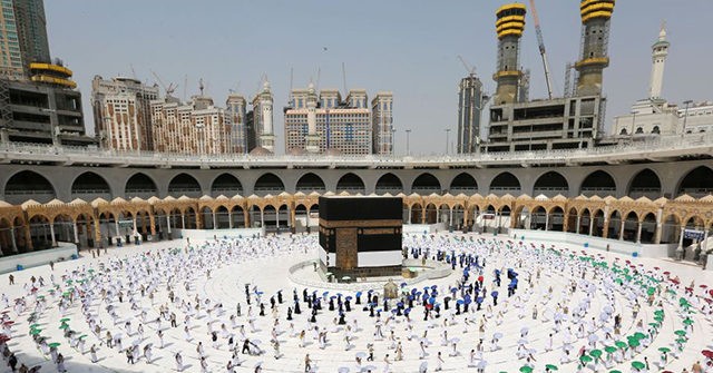 Saudi Arabia welcomes first foreign pilgrim pilgrims since 2019