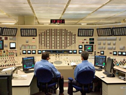 Athens, UNITED STATES: Employees work in the control room at Browns Ferry Nuclear Plant in