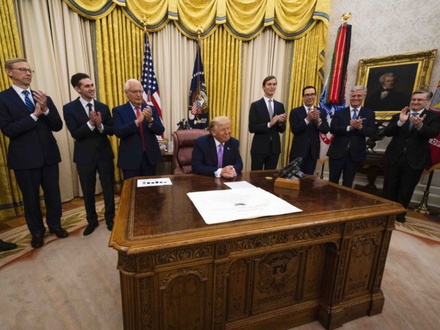 Trump peace deal Oval Office (Doug Mills-Pool /Getty)