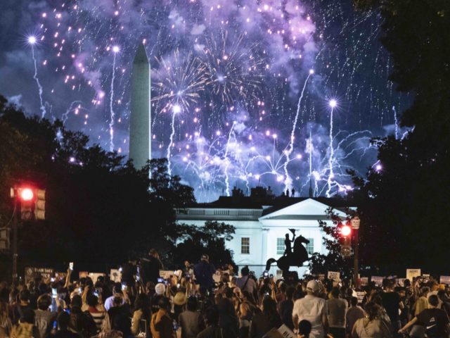 White House RNC fireworks (Jose Luis Magana / AFP / Getty)