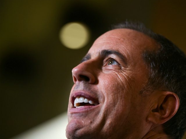 Jerry Seinfeld poses on the red carpet for the 21st Annual Mark Twain Prize for American H