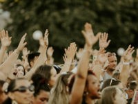 Hundreds of people gathered at Seattle’s Cal Anderson Park on Sunday for a “Let Us Worship” rally led by worship leader Sean Feucht.
