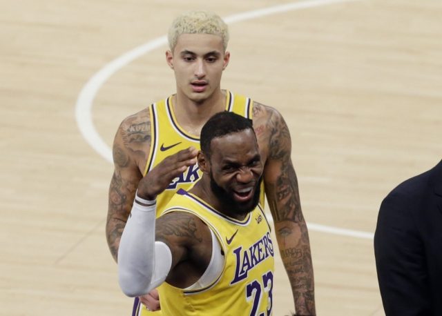 Lakers' Kyle Kuzma hits game-winning 3-pointer vs. Nuggets