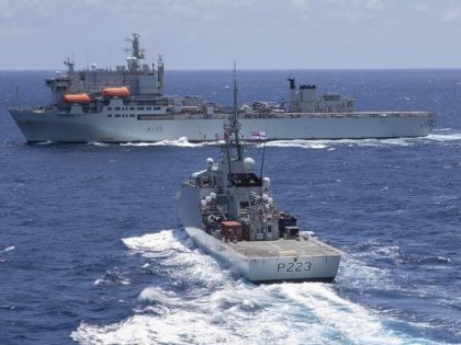 RFA ARGUS AND HMS MEDWAY MEET UP IN THE CARIBBEAN Pictured: HMS Medway in the Caribbean Sea as part of the Atlantic Patrol Task group working alongside with RFA Argus. RFA Argus has met up with HMS Medway again in the Caribbean Sea, to conduct a photography exercise as the …