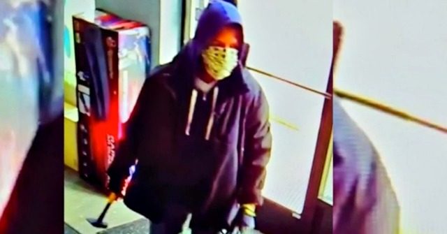 Alleged Gun Store Robber Freed from Jail, Stabs Chicago Clerk to Death