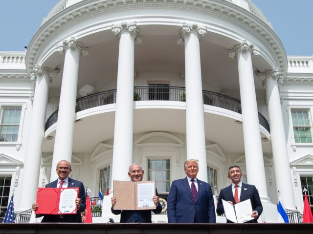 Peace White House (Saul Loeb / AFP / Getty)