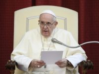 Pope Francis Criticizes Groups Protesting COVID Lockdowns, Calls for New Political and Economic Systems