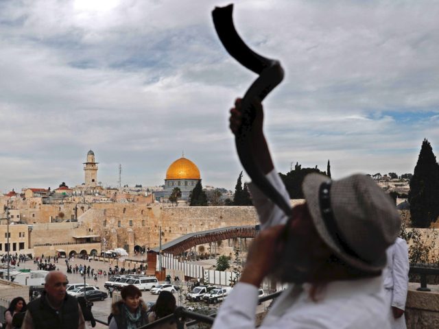 Rosh Hashanah (Thomas Coex / AFP / Getty)