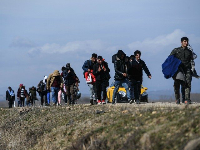 Greek Government Admits Losing Track of over 32,000 Illegal Migrants
