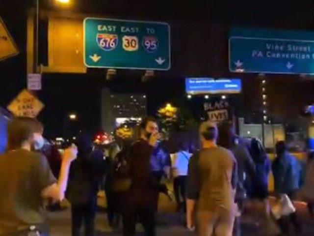 protesters block traffic