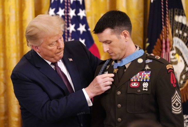 Army Ranger who rescued 75 hostages in Iraq receives Medal of Honor