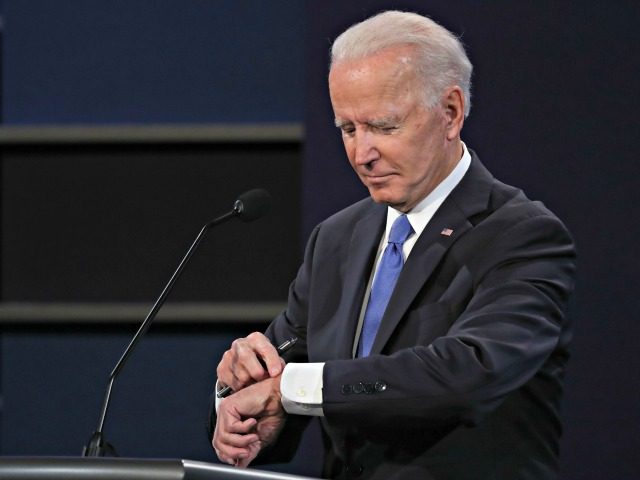 NASHVILLE, TENNESSEE - OCTOBER 22: Democratic presidential nominee Joe Biden checks his wa