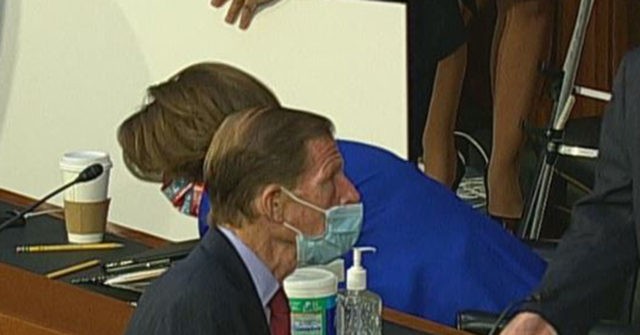 Sen. Richard Blumenthal Caught with Mask Under His Nose