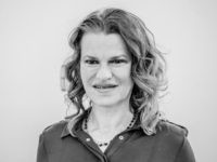 Sandra Bernhard: ACB 'Controlled by Her Religious Dogma'