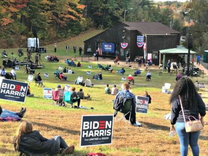 Tens Turn Out to See Sanders Campaign for Biden