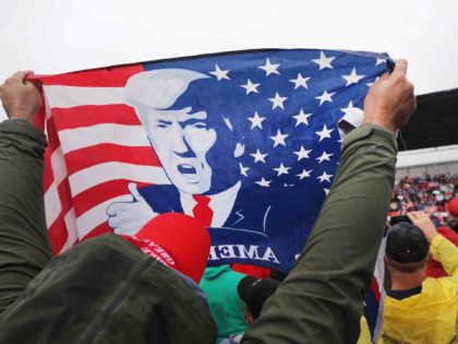 Trump American flag (Spencer Platt / Getty)