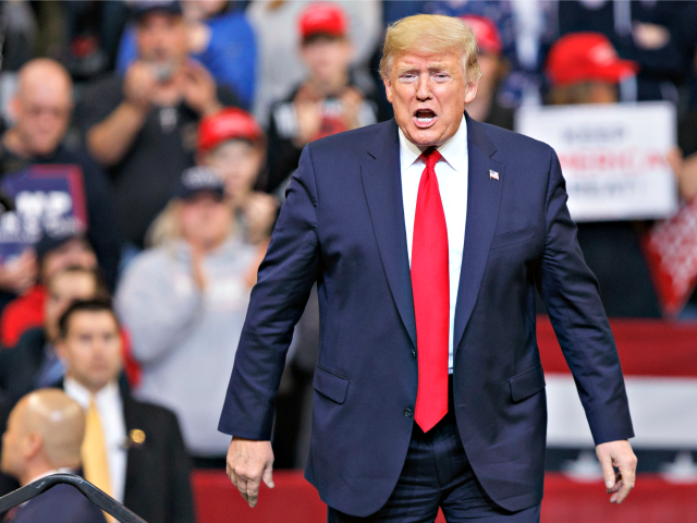 DES MOINES, IA - JANUARY 30: President Donald Trump walks to the podium before speaking at