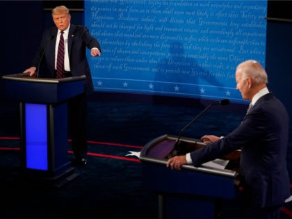 Democratic Presidential candidate and former US Vice President Joe Biden (R) and US Presid