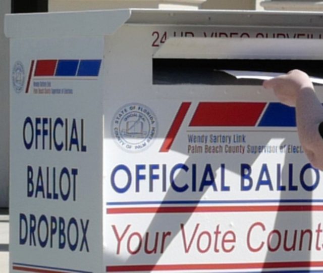 Appeals court halts Wisconsin's plan to extend mail-in ballot deadline