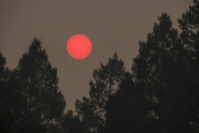 Tens of thousands without power in California after wildfire blackout