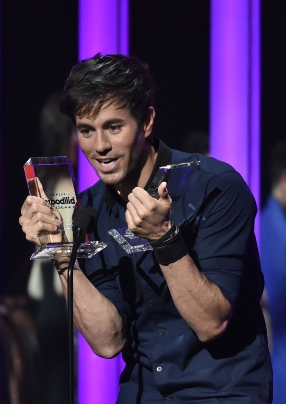 Enrique Iglesias, Luis Fonsi honored at the Billboard Latin Music Awards - Breitbart