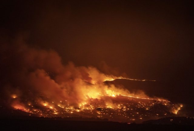 East Troublesome Fire forces evacuations, shutters national park in Colorado