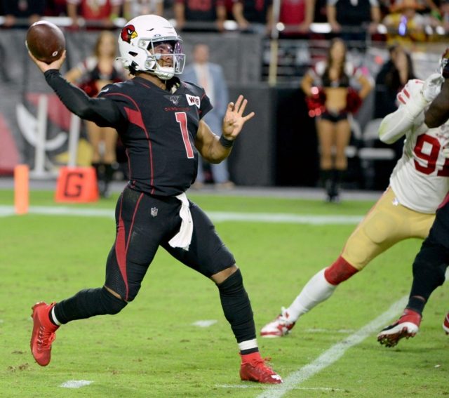 Cards' Kyler Murray outduels Seahawks' Russell Wilson in SNF thriller