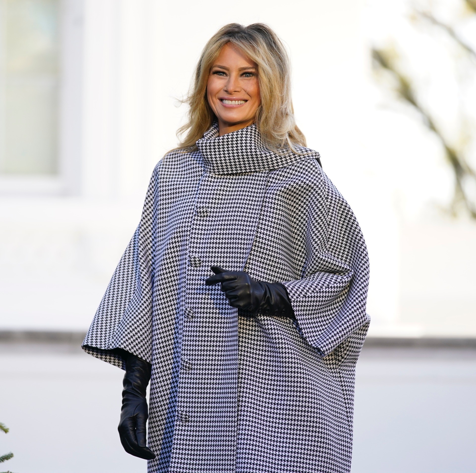 balenciaga bubble coat melania