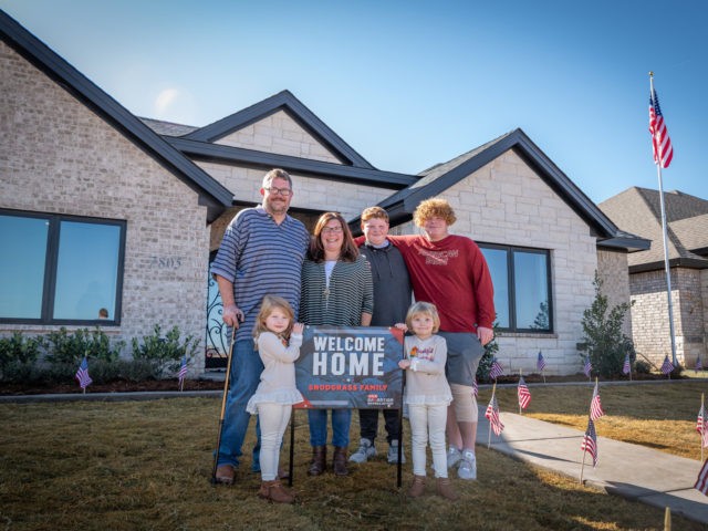 WATCH — Veteran and Family Receive Mortgage Free Home: ‘We’re Grateful and Happy’