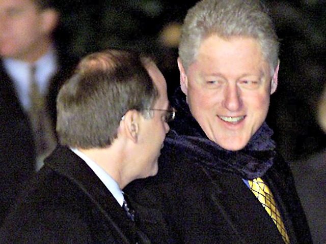 WASHINGTON, : US President Bill Clinton departs with Deputy Chief of Staff Steve Ricchetti (L) from the White House 18 December 2000 in Washington, DC, for a trip to New York to attend a tribute dinner for US First Lady and New York Senator-elect Hillary Rodham Clinton at the Waldorf …