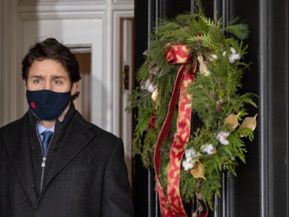 Canadian Prime Minister Justin Trudeau arrives for a Covid-19 pandemic briefing from Rideau Cottage in Ottawa on November 20, 2020. (Photo by Lars Hagberg / AFP) (Photo by LARS HAGBERG/AFP via Getty Images)