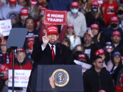 ROME, GEORGIA - NOVEMBER 01: U.S. President Donald Trump speaks during a campaign rally at