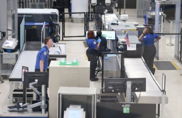TSA screens 5 million passengers in week before Thanksgiving