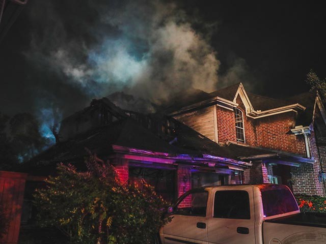Anonymous Donor Gifts Texas Family $100,000 After Fire Ravages Home - Vimarsana News