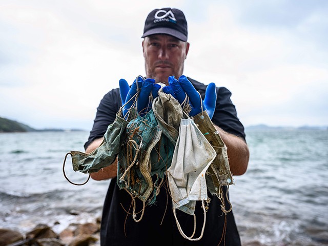 Report: Over 1.5 Billion Masks to Pollute Ocean This Year - Vimarsana News