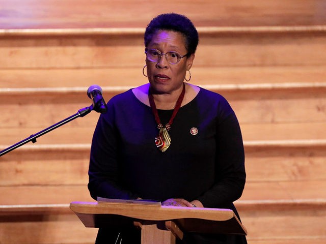 BALTIMORE, MARYLAND - OCTOBER 25: Rep. Marcia Fudge (D-OH) reads a scripture during funera