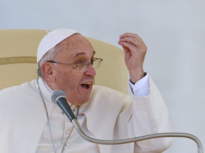 Pope Francis Calls for ‘Net-Zero Emissions’ Plan to Beat Climate Change
