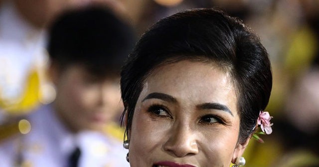 Thai Dissident Claims to Have Hacked Explicit Photos of King's Mistress