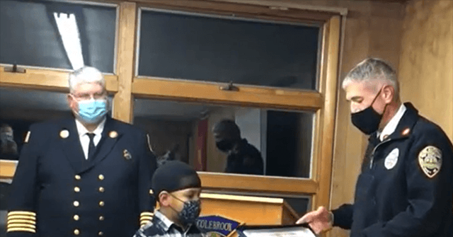 6-Year-Old Receives Award for Notifying Families About Fire in Apartment - Vimarsana News