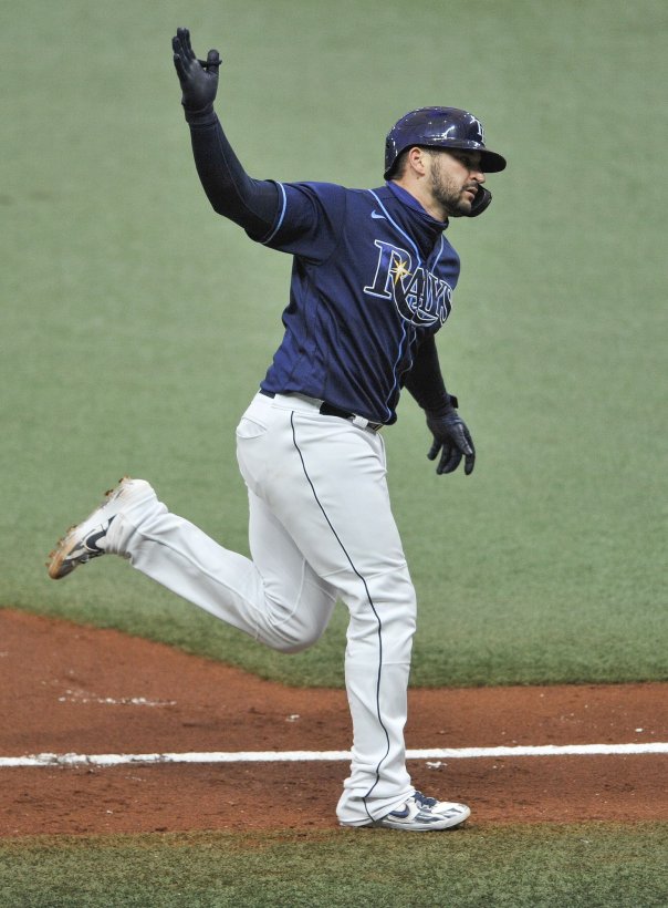 Tampa Bay Rays re-sign veteran catcher Mike Zunino