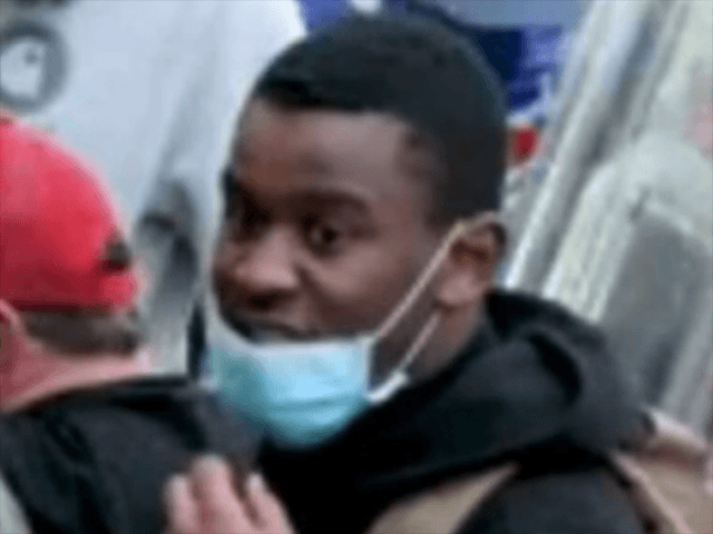 Capitol Rioter Accused of Beating Cops Says He Was Not There for Trump - Vimarsana News