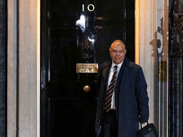 UK Medical Officer Predicts Regular Vaccines, 'Choosing' to Mask Forever - Vimarsana News