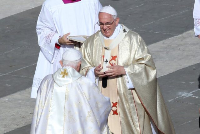 Pope Francis, Pope Emeritus Benedict receive COVID-19 vaccine